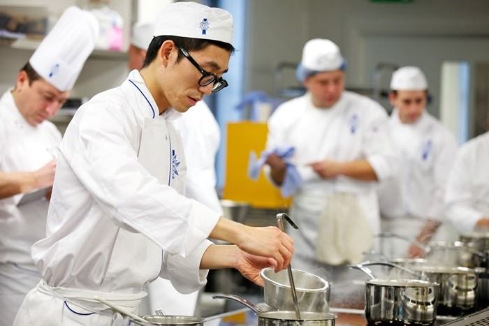 Điều kiện và mức học phí khi học ngành nghệ thuật nấu ăn tại Singapore